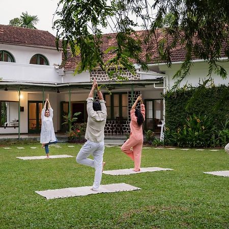 The Sacred Lotus Ayurveda Wellness Retreat Hotell Kochi Exteriör bild