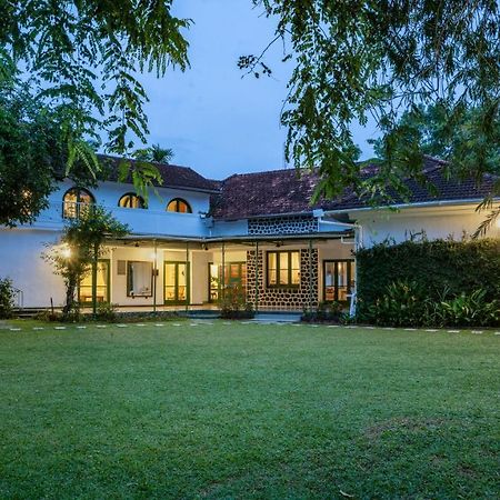 The Sacred Lotus Ayurveda Wellness Retreat Hotell Kochi Exteriör bild
