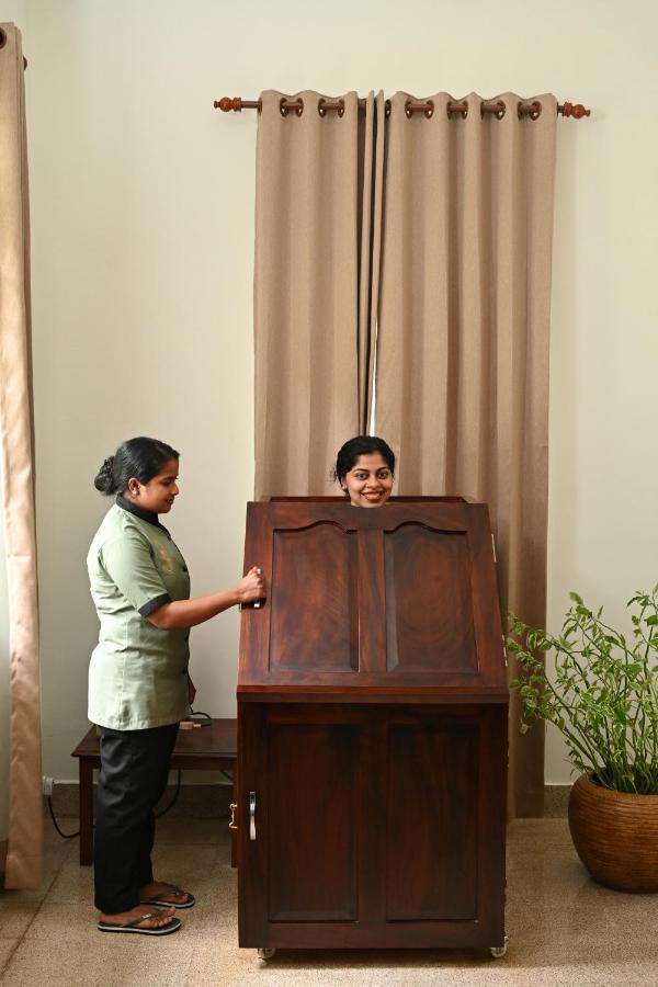 The Sacred Lotus Ayurveda Wellness Retreat Hotell Kochi Exteriör bild