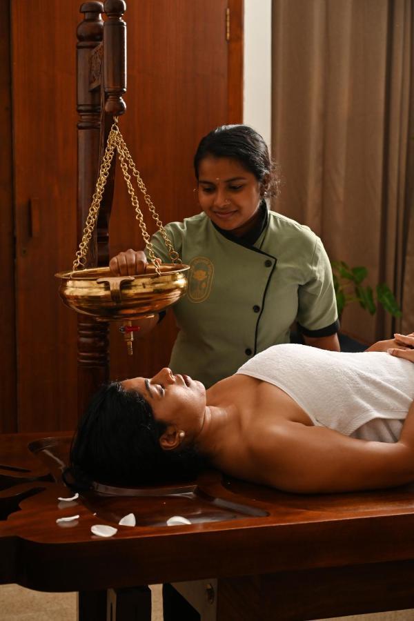 The Sacred Lotus Ayurveda Wellness Retreat Hotell Kochi Exteriör bild