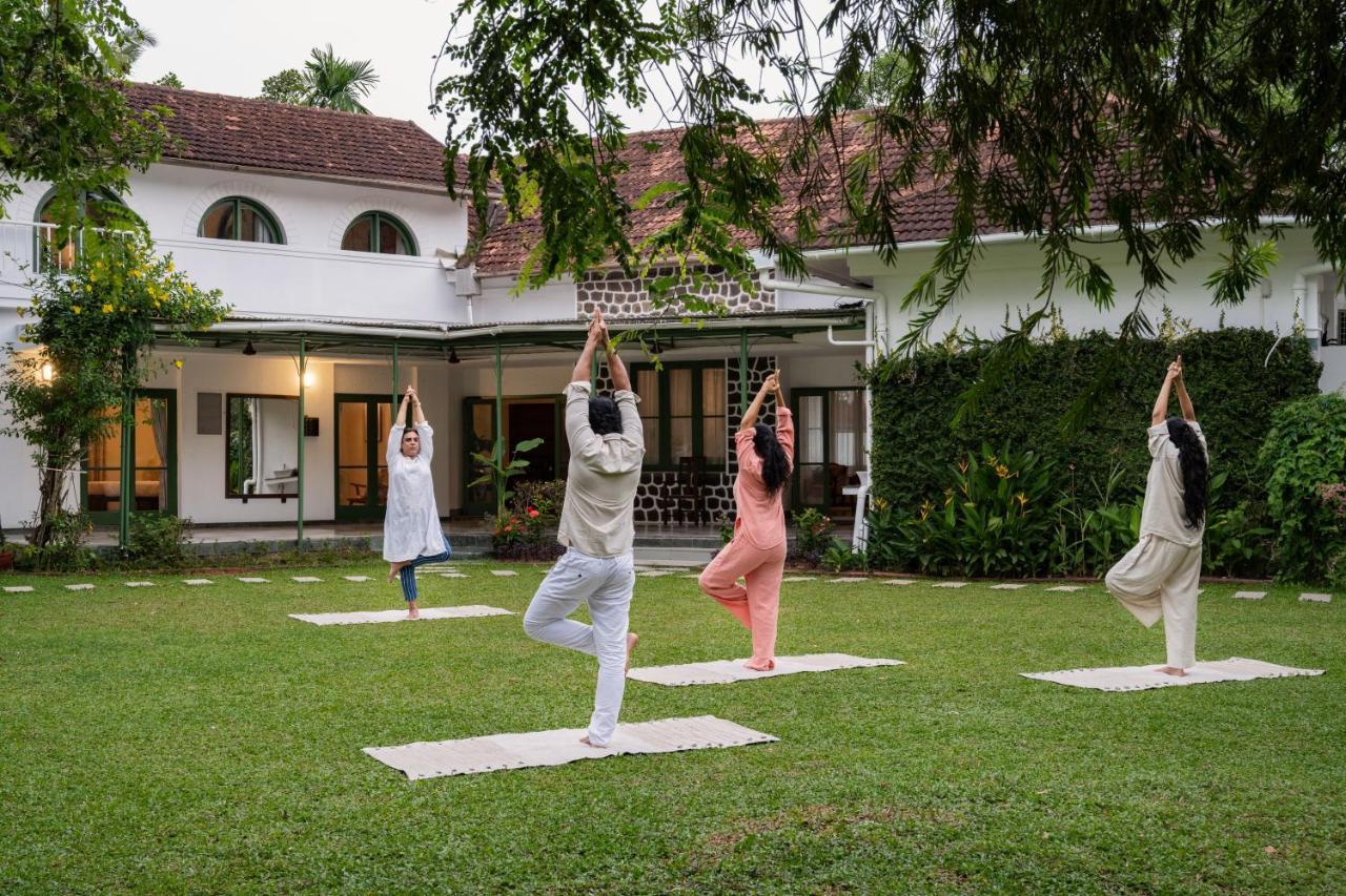 The Sacred Lotus Ayurveda Wellness Retreat Hotell Kochi Exteriör bild